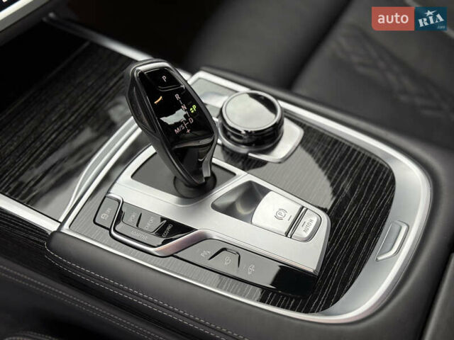 Черный БМВ 7 Серия, объемом двигателя 2.99 л и пробегом 48 тыс. км за 77600 $, фото 18 на Automoto.ua