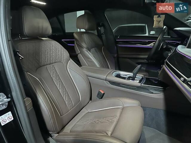 Черный БМВ 7 Серия, объемом двигателя 2.99 л и пробегом 15 тыс. км за 89000 $, фото 43 на Automoto.ua