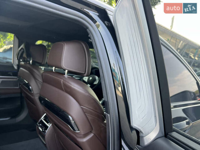 Черный БМВ 7 Серия, объемом двигателя 6.59 л и пробегом 42 тыс. км за 91500 $, фото 42 на Automoto.ua