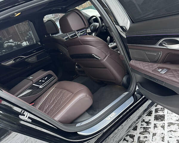Черный БМВ 7 Серия, объемом двигателя 6.59 л и пробегом 45 тыс. км за 82500 $, фото 56 на Automoto.ua