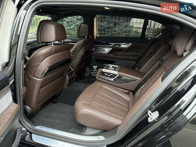 Черный БМВ 7 Серия, объемом двигателя 6.59 л и пробегом 95 тыс. км за 75000 $, фото 31 на Automoto.ua