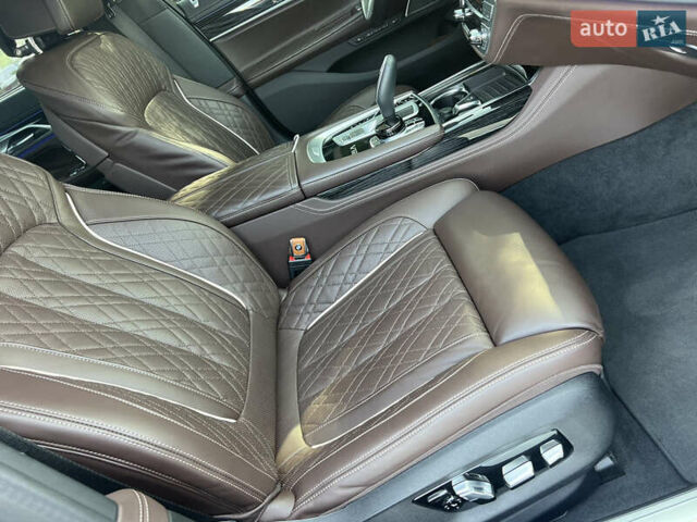 Черный БМВ 7 Серия, объемом двигателя 6.59 л и пробегом 42 тыс. км за 91500 $, фото 37 на Automoto.ua