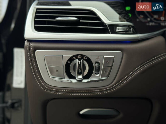 Черный БМВ 7 Серия, объемом двигателя 6.59 л и пробегом 95 тыс. км за 75000 $, фото 25 на Automoto.ua