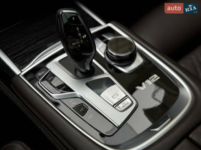 Черный БМВ 7 Серия, объемом двигателя 6.59 л и пробегом 95 тыс. км за 75000 $, фото 29 на Automoto.ua