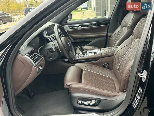 Чорний БМВ 7 Серія, об'ємом двигуна 2.99 л та пробігом 19 тис. км за 91700 $, фото 48 на Automoto.ua