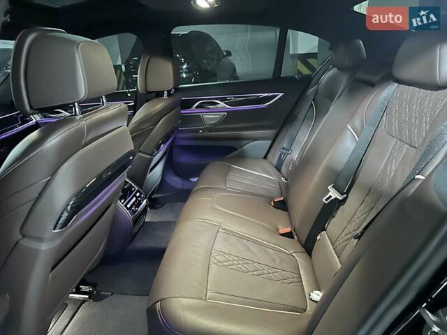 Черный БМВ 7 Серия, объемом двигателя 2.99 л и пробегом 15 тыс. км за 89000 $, фото 35 на Automoto.ua