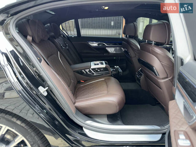 Черный БМВ 7 Серия, объемом двигателя 6.59 л и пробегом 95 тыс. км за 75000 $, фото 37 на Automoto.ua