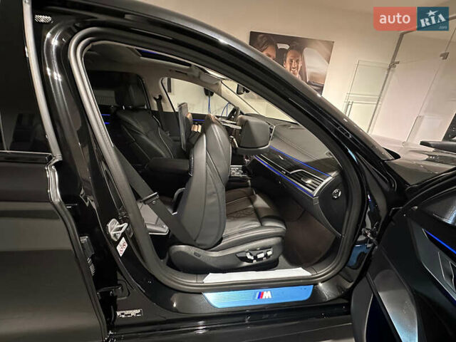 Черный БМВ 7 Серия, объемом двигателя 4.39 л и пробегом 1 тыс. км за 145000 $, фото 35 на Automoto.ua