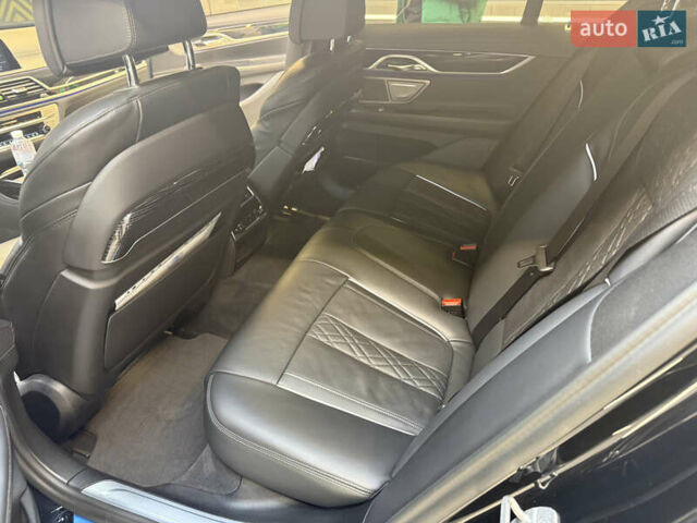 Чорний БМВ 7 Серія, об'ємом двигуна 2.99 л та пробігом 66 тис. км за 81000 $, фото 4 на Automoto.ua