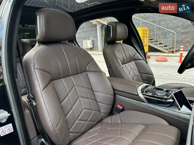 Черный БМВ 7 Серия, объемом двигателя 4.39 л и пробегом 50 тыс. км за 155000 $, фото 40 на Automoto.ua