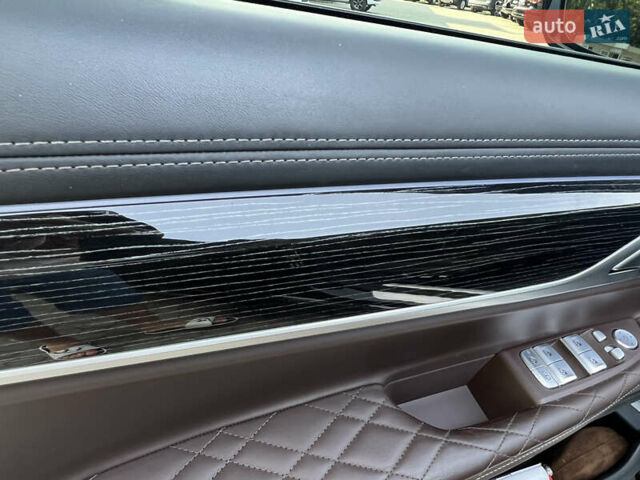 Черный БМВ 7 Серия, объемом двигателя 6.59 л и пробегом 42 тыс. км за 91500 $, фото 54 на Automoto.ua