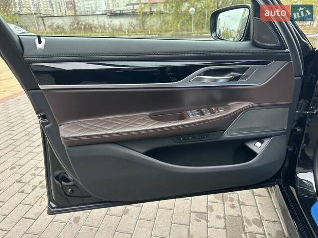 Чорний БМВ 7 Серія, об'ємом двигуна 2.99 л та пробігом 19 тис. км за 91700 $, фото 77 на Automoto.ua