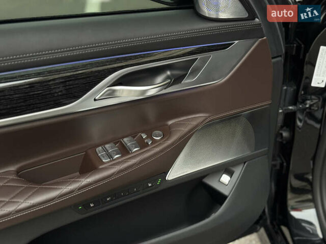 Черный БМВ 7 Серия, объемом двигателя 6.59 л и пробегом 95 тыс. км за 75000 $, фото 47 на Automoto.ua