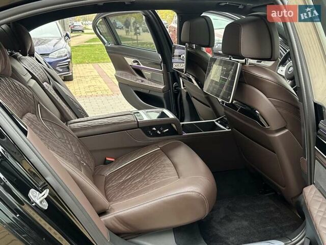 Чорний БМВ 7 Серія, об'ємом двигуна 2.99 л та пробігом 19 тис. км за 91700 $, фото 56 на Automoto.ua