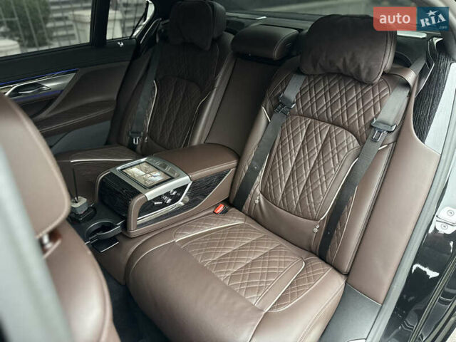 Черный БМВ 7 Серия, объемом двигателя 6.59 л и пробегом 95 тыс. км за 75000 $, фото 34 на Automoto.ua