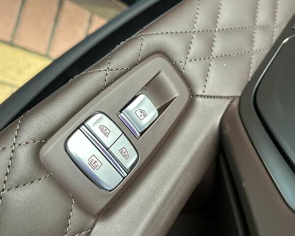 Чорний БМВ 7 Серія, об'ємом двигуна 2.99 л та пробігом 19 тис. км за 91700 $, фото 102 на Automoto.ua