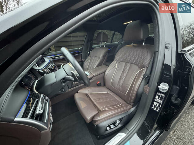 Черный БМВ 7 Серия, объемом двигателя 2.99 л и пробегом 22 тыс. км за 83900 $, фото 19 на Automoto.ua