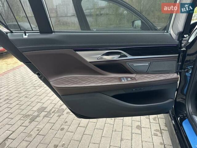 Чорний БМВ 7 Серія, об'ємом двигуна 2.99 л та пробігом 19 тис. км за 91700 $, фото 78 на Automoto.ua