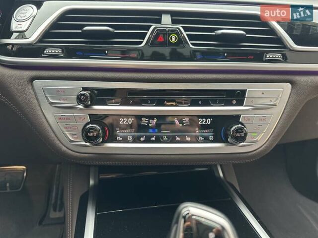 Чорний БМВ 7 Серія, об'ємом двигуна 2.99 л та пробігом 19 тис. км за 91700 $, фото 88 на Automoto.ua