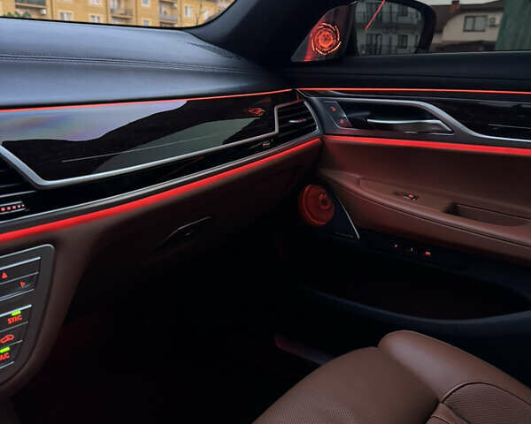 Чорний БМВ 7 Серія, об'ємом двигуна 2.99 л та пробігом 47 тис. км за 84000 $, фото 101 на Automoto.ua