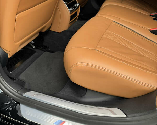 Чорний БМВ 7 Серія, об'ємом двигуна 2.99 л та пробігом 47 тис. км за 84000 $, фото 74 на Automoto.ua