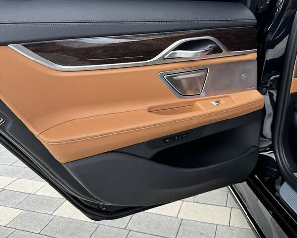 Чорний БМВ 7 Серія, об'ємом двигуна 2.99 л та пробігом 47 тис. км за 84000 $, фото 72 на Automoto.ua