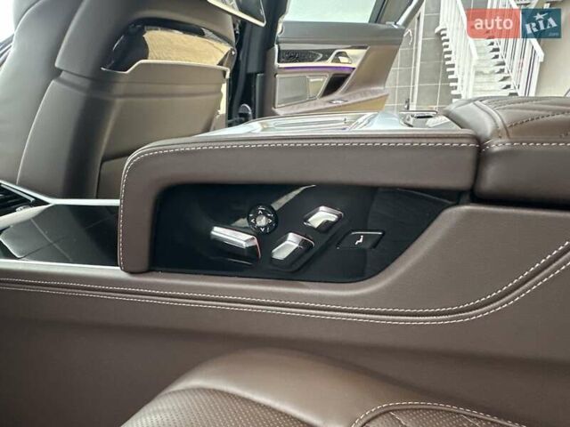 Чорний БМВ 7 Серія, об'ємом двигуна 2.99 л та пробігом 19 тис. км за 91700 $, фото 64 на Automoto.ua