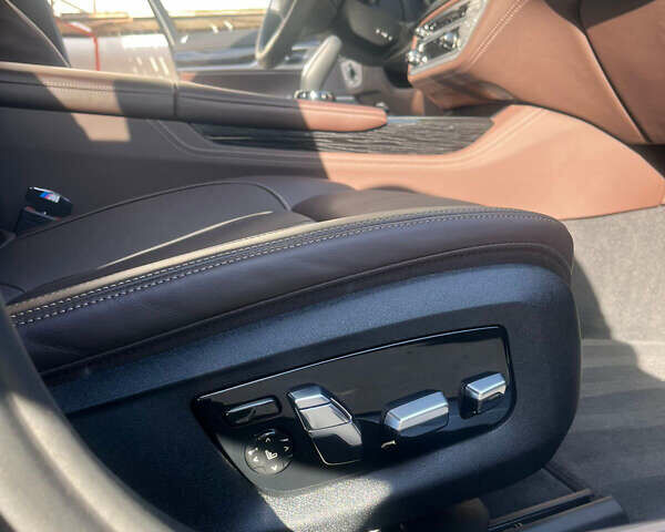 Черный БМВ 7 Серия, объемом двигателя 2.99 л и пробегом 6 тыс. км за 99999 $, фото 23 на Automoto.ua