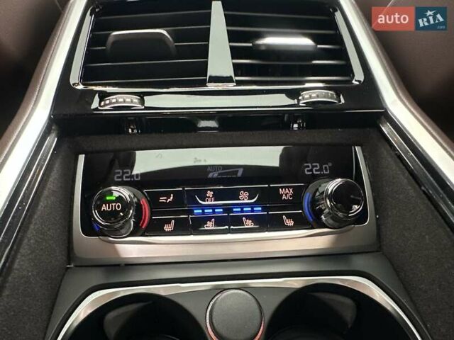 Чорний БМВ 7 Серія, об'ємом двигуна 2.99 л та пробігом 19 тис. км за 91700 $, фото 68 на Automoto.ua