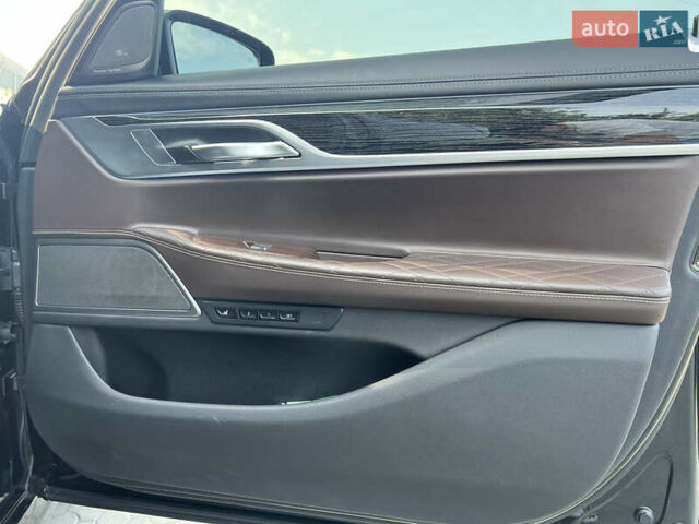 Черный БМВ 7 Серия, объемом двигателя 6.59 л и пробегом 42 тыс. км за 91500 $, фото 39 на Automoto.ua