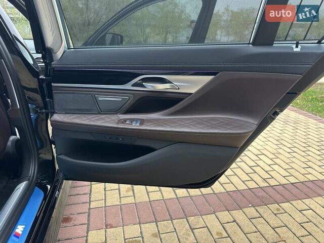 Чорний БМВ 7 Серія, об'ємом двигуна 2.99 л та пробігом 19 тис. км за 91700 $, фото 79 на Automoto.ua