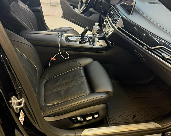 Чорний БМВ 7 Серія, об'ємом двигуна 2.99 л та пробігом 66 тис. км за 81000 $, фото 3 на Automoto.ua