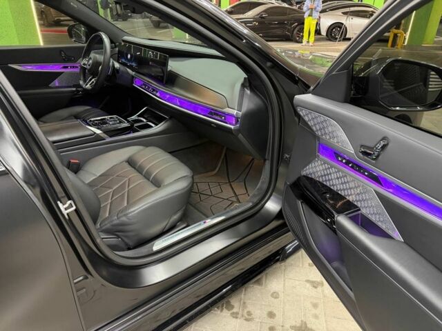 Черный БМВ 7 Серия, объемом двигателя 4.4 л и пробегом 37 тыс. км за 117000 $, фото 7 на Automoto.ua