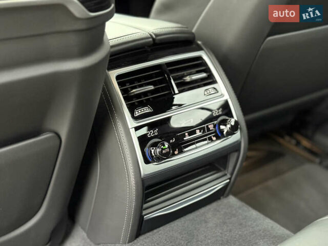 Черный БМВ 7 Серия, объемом двигателя 2.99 л и пробегом 48 тыс. км за 77600 $, фото 21 на Automoto.ua