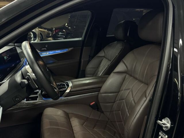 Чорний БМВ 7 Серія, об'ємом двигуна 4.4 л та пробігом 50 тис. км за 153000 $, фото 5 на Automoto.ua