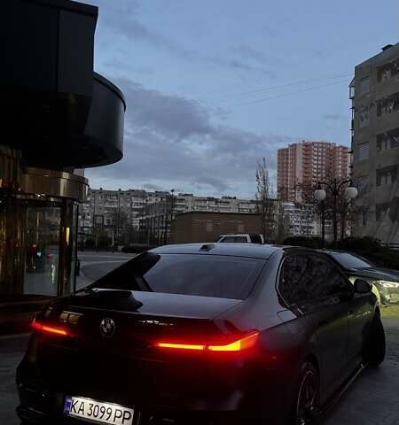 Черный БМВ 7 Серия, объемом двигателя 4.39 л и пробегом 35 тыс. км за 129999 $, фото 4 на Automoto.ua