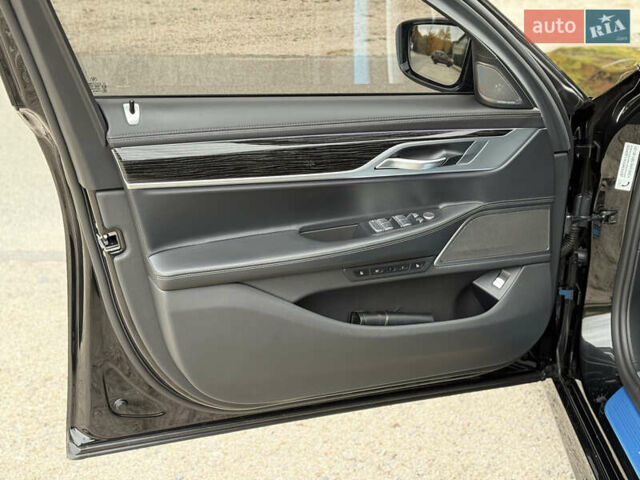 Черный БМВ 7 Серия, объемом двигателя 2.99 л и пробегом 48 тыс. км за 77600 $, фото 15 на Automoto.ua
