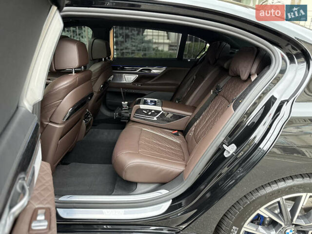 Черный БМВ 7 Серия, объемом двигателя 6.59 л и пробегом 95 тыс. км за 75000 $, фото 30 на Automoto.ua
