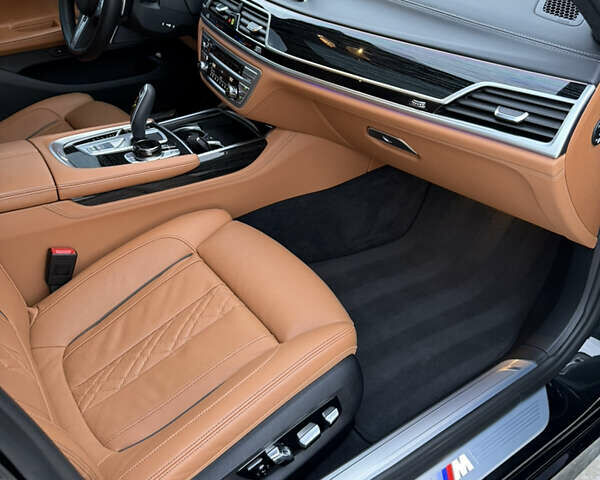 Черный БМВ 7 Серия, объемом двигателя 2.99 л и пробегом 23 тыс. км за 95000 $, фото 43 на Automoto.ua