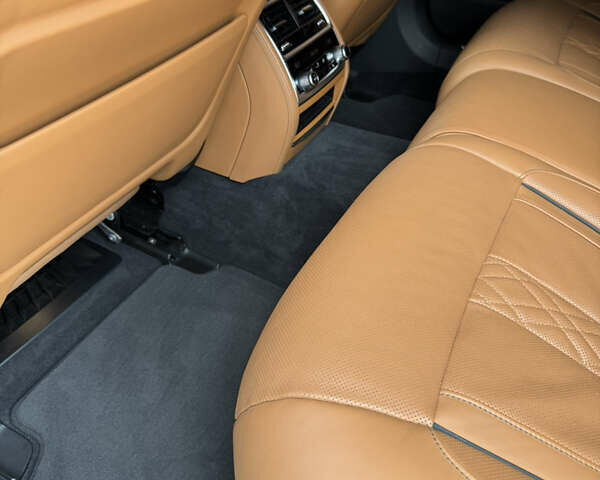 Чорний БМВ 7 Серія, об'ємом двигуна 2.99 л та пробігом 47 тис. км за 84000 $, фото 75 на Automoto.ua