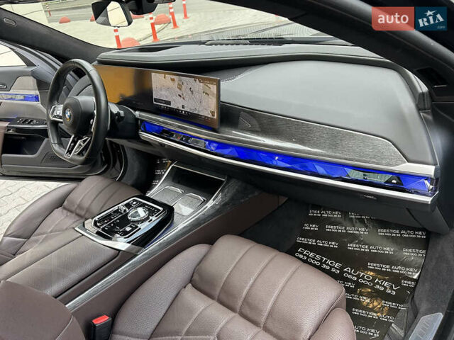 Черный БМВ 7 Серия, объемом двигателя 4.39 л и пробегом 50 тыс. км за 155000 $, фото 41 на Automoto.ua