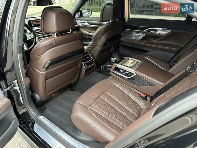 Черный БМВ 7 Серия, объемом двигателя 6.59 л и пробегом 95 тыс. км за 75000 $, фото 32 на Automoto.ua