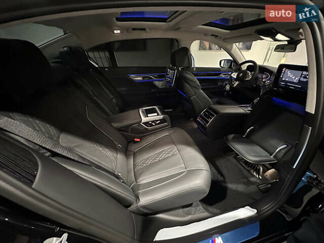 Черный БМВ 7 Серия, объемом двигателя 4.39 л и пробегом 1 тыс. км за 145000 $, фото 37 на Automoto.ua