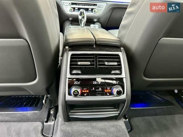 Чорний БМВ 7 Серія, об'ємом двигуна 2.99 л та пробігом 69 тис. км за 74800 $, фото 83 на Automoto.ua