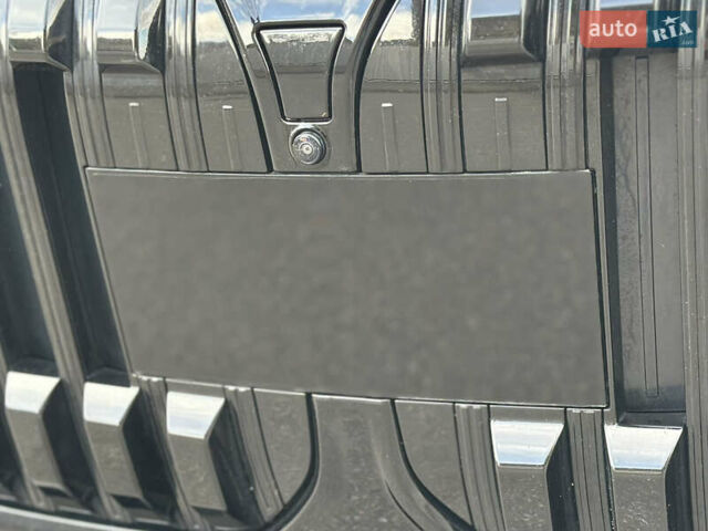 Черный БМВ 7 Серия, объемом двигателя 4.39 л и пробегом 50 тыс. км за 155000 $, фото 33 на Automoto.ua