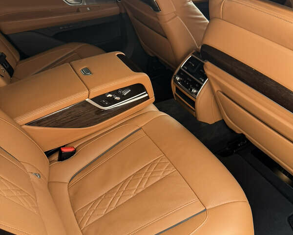 Чорний БМВ 7 Серія, об'ємом двигуна 2.99 л та пробігом 47 тис. км за 84000 $, фото 85 на Automoto.ua