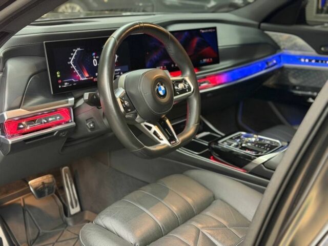 Черный БМВ 7 Серия, объемом двигателя 4.4 л и пробегом 37 тыс. км за 117000 $, фото 4 на Automoto.ua