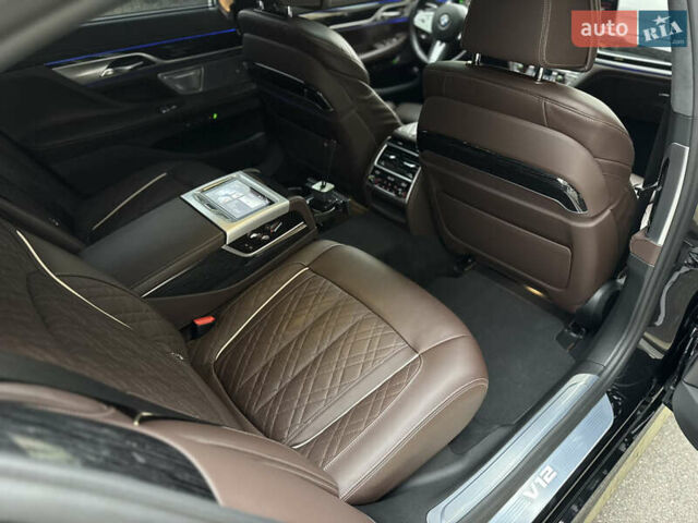 Черный БМВ 7 Серия, объемом двигателя 6.59 л и пробегом 95 тыс. км за 75000 $, фото 38 на Automoto.ua