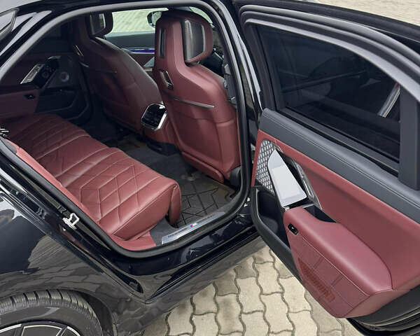 Чорний БМВ 7 Серія, об'ємом двигуна 3 л та пробігом 17 тис. км за 129000 $, фото 32 на Automoto.ua