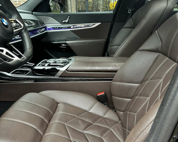 Чорний БМВ 7 Серія, об'ємом двигуна 2.99 л та пробігом 112 тис. км за 109900 $, фото 26 на Automoto.ua